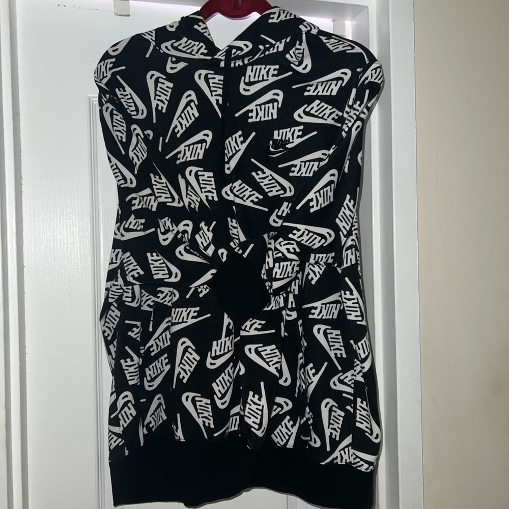 Nike All Over Print/Swoosh Pullover Hoodie Black & White Adult Size L
